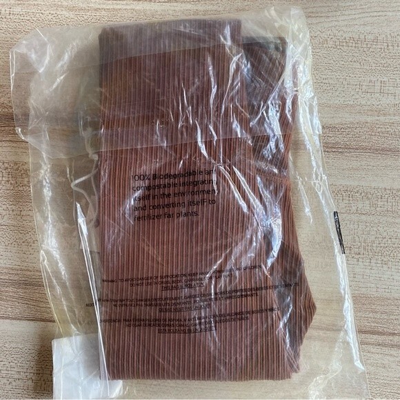 good american seamless ribbed leggings in tortoise shell - Picture 3 of 6